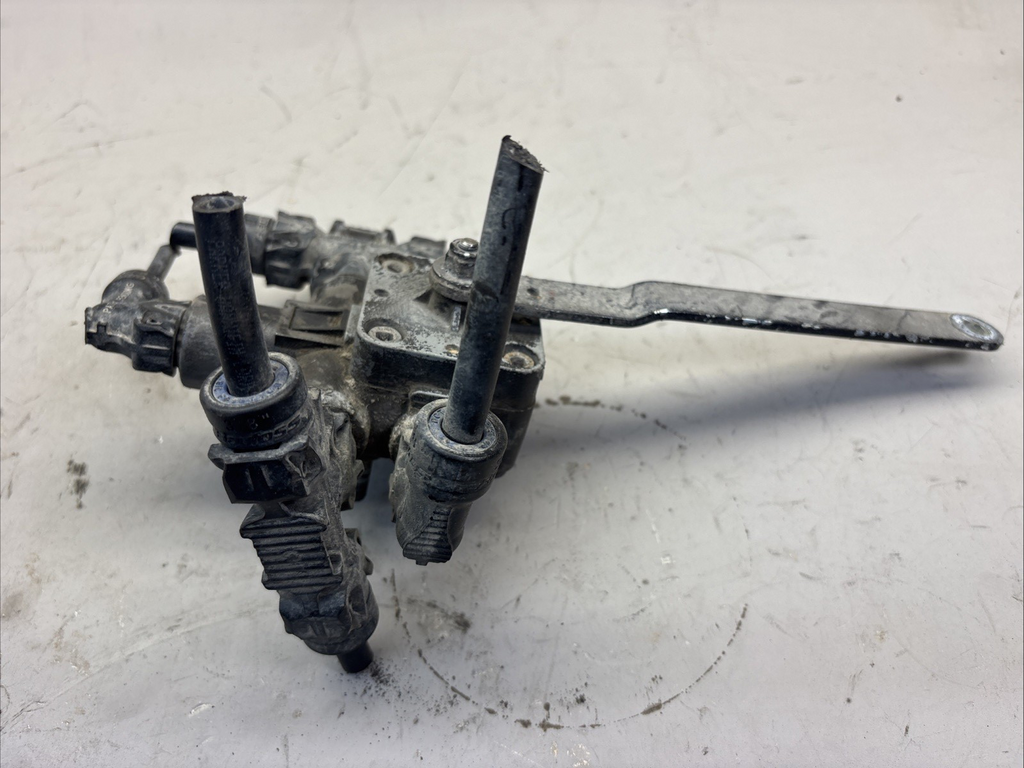 2023 Freightliner Cascadia 126 Height Control Leveling Valve