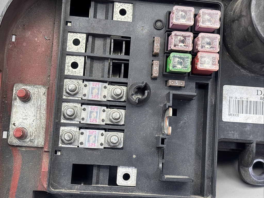 A66-01830-000 FREIGHTLINER CASCADIA 126 FUSE BOX