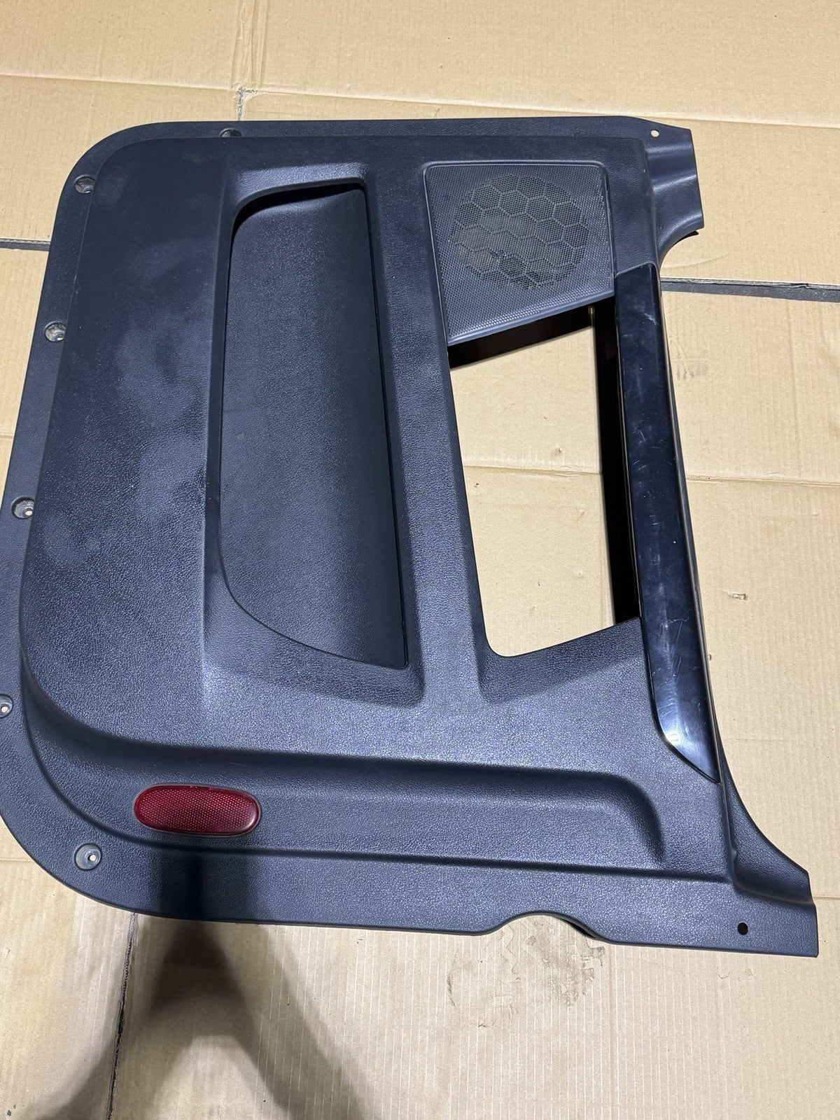 A18-71390-011 FREIGHTLINER CASCADIA DOOR INTERIOR PANEL 3832508