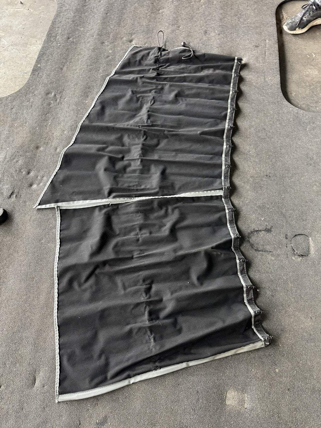 Kenworth T680 Windshield Curtains Grey 2021 OEM