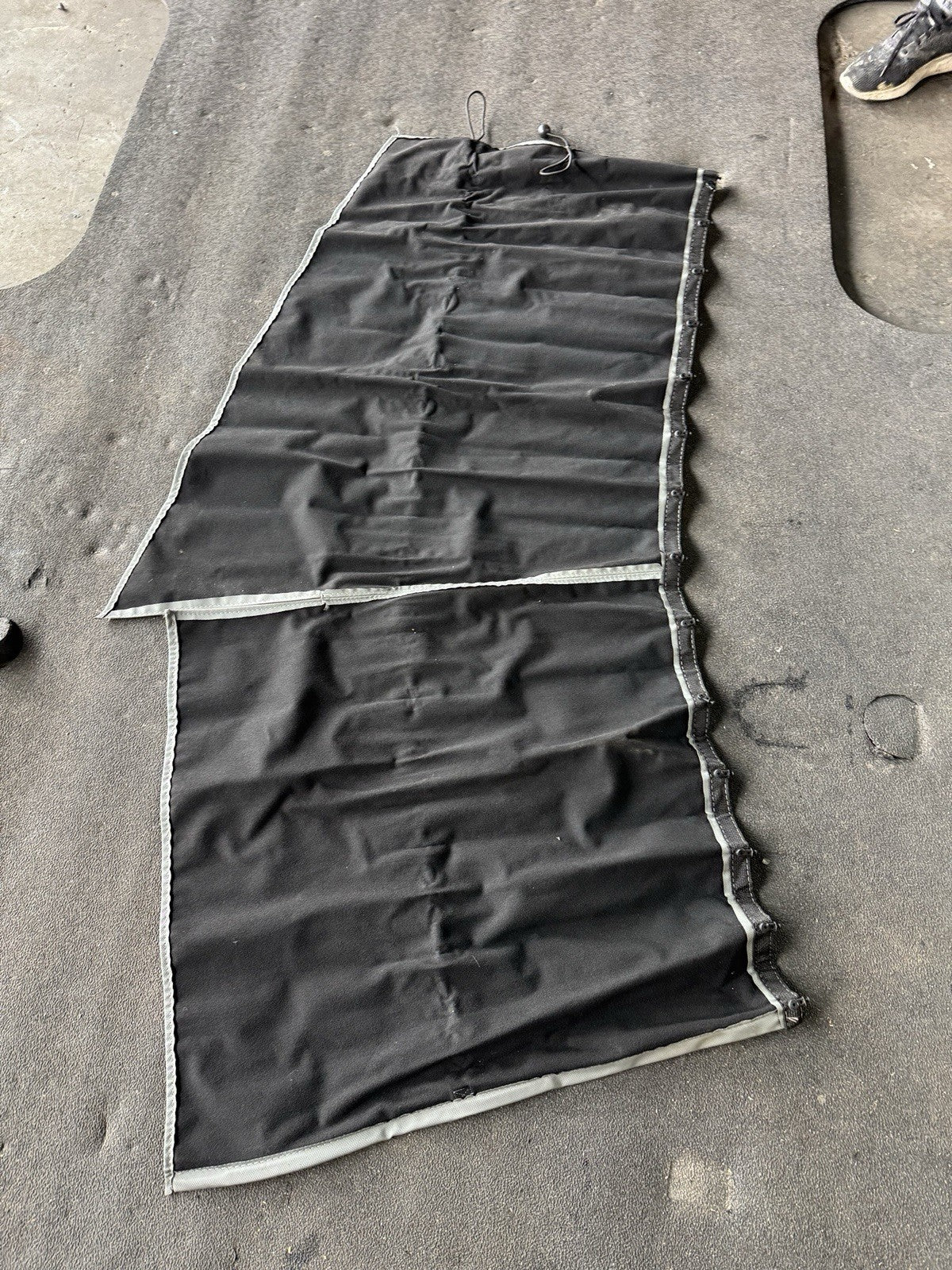 Kenworth T680 Windshield Curtains Grey 2021 OEM