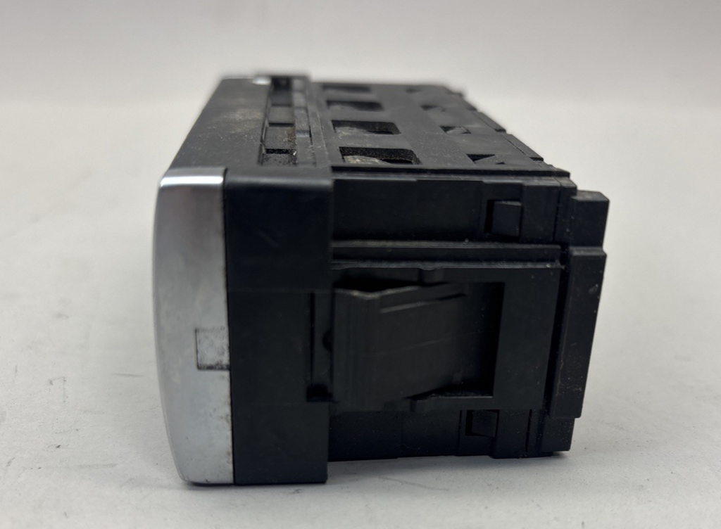 Freightliner Rocker Switch Panel  A06-90732-001