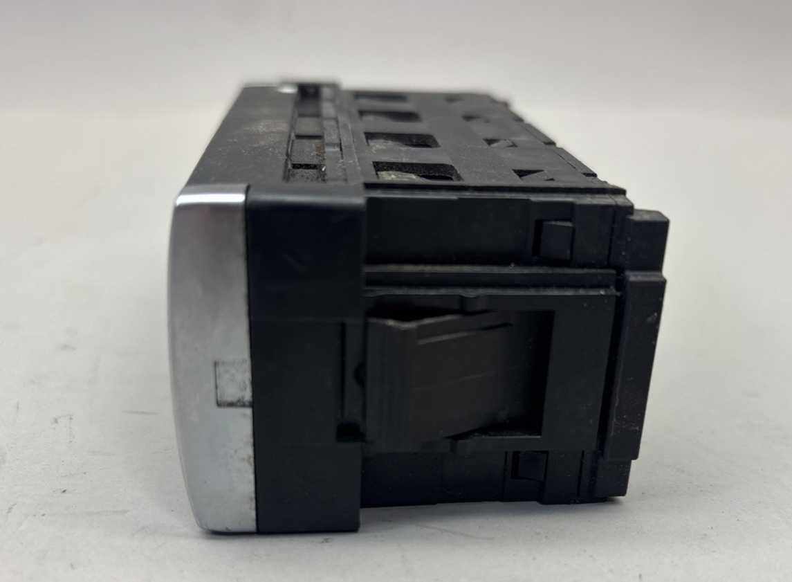 Freightliner Rocker Switch Panel  A06-90732-001
