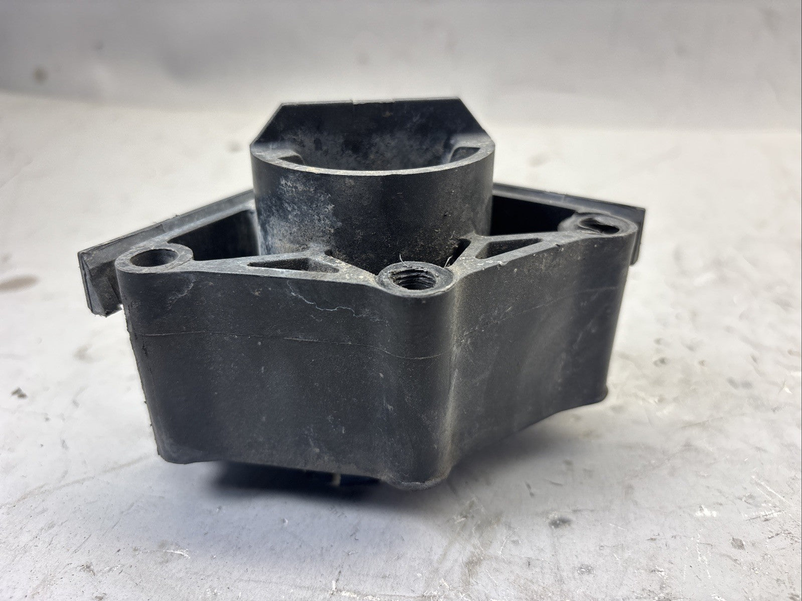 KENWORTH FAIRING SUPPORT UPPER A85-1455