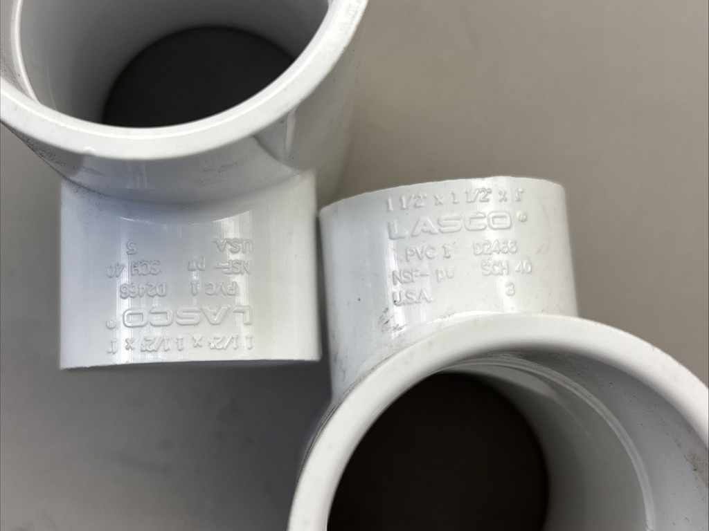 LASCO 1-1/2" x 1-1/2" x 1" PVC Sch. 40 Reducing Tee - Lot of 3