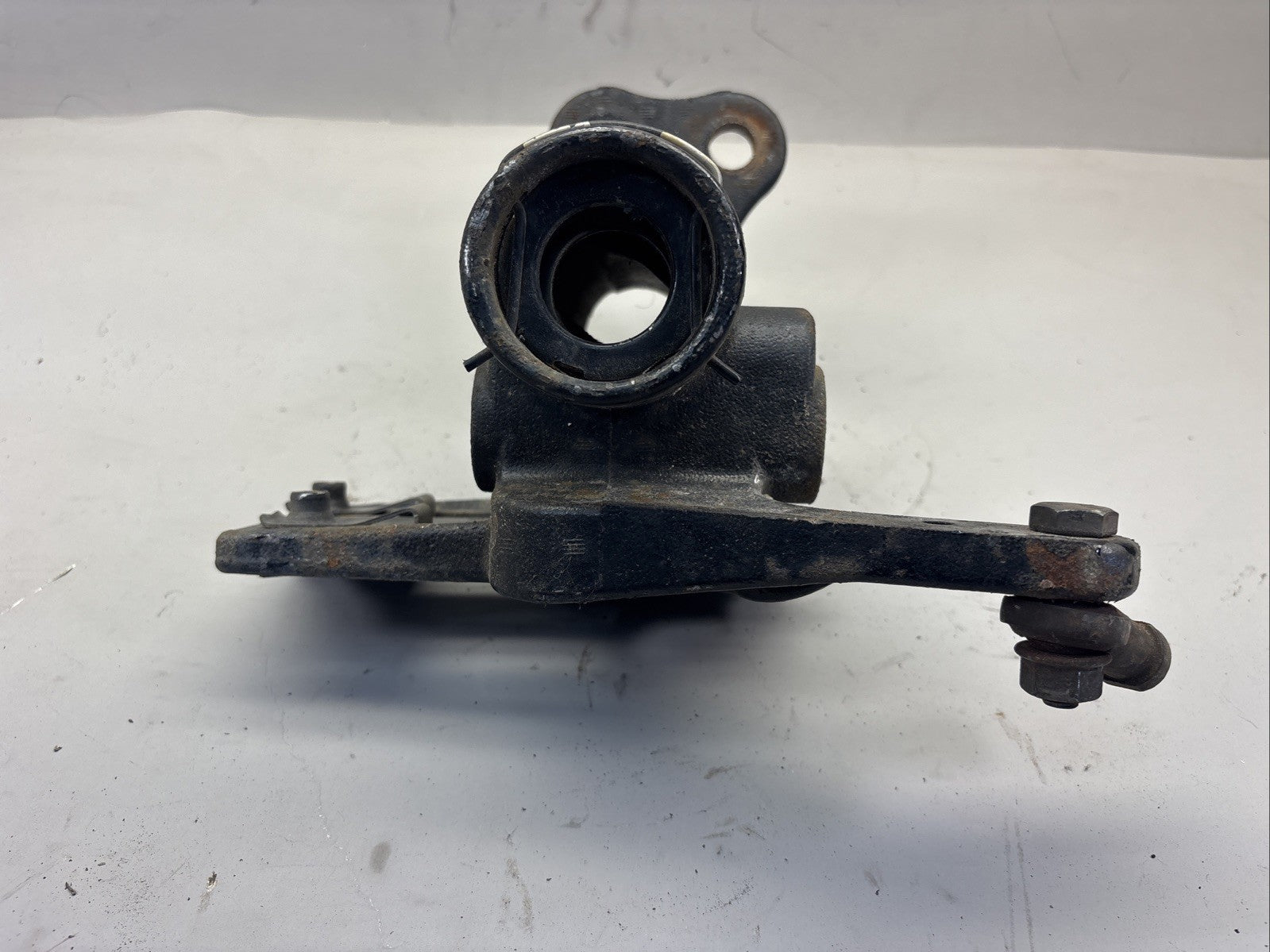 FREIGHTLINER - Tow Housing Brkt, RH A15-27959-001