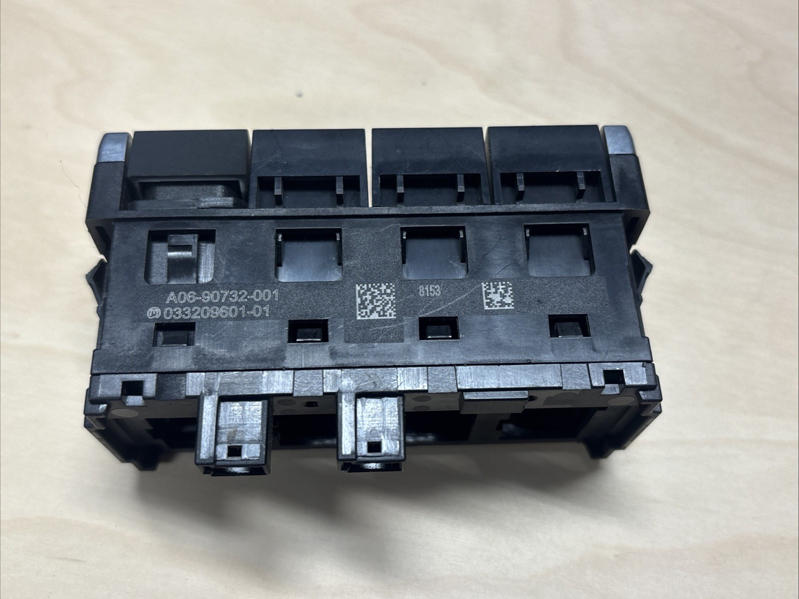 Freightliner Rocker Switch Panel  A06-90732-001