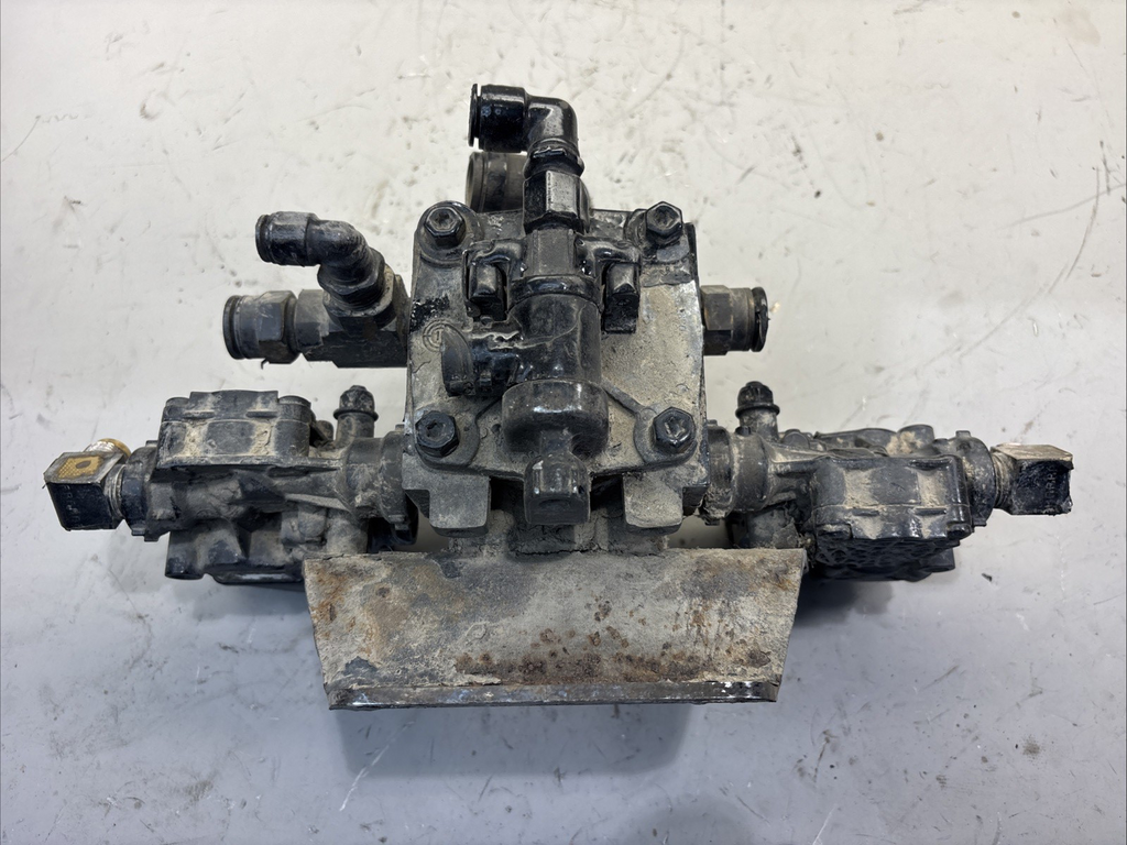 BENDIX ESSEMBLY  VALVE T-5019483 W/ ABS VALVE BENDIX K056040 ABS MODULATOR VALVE