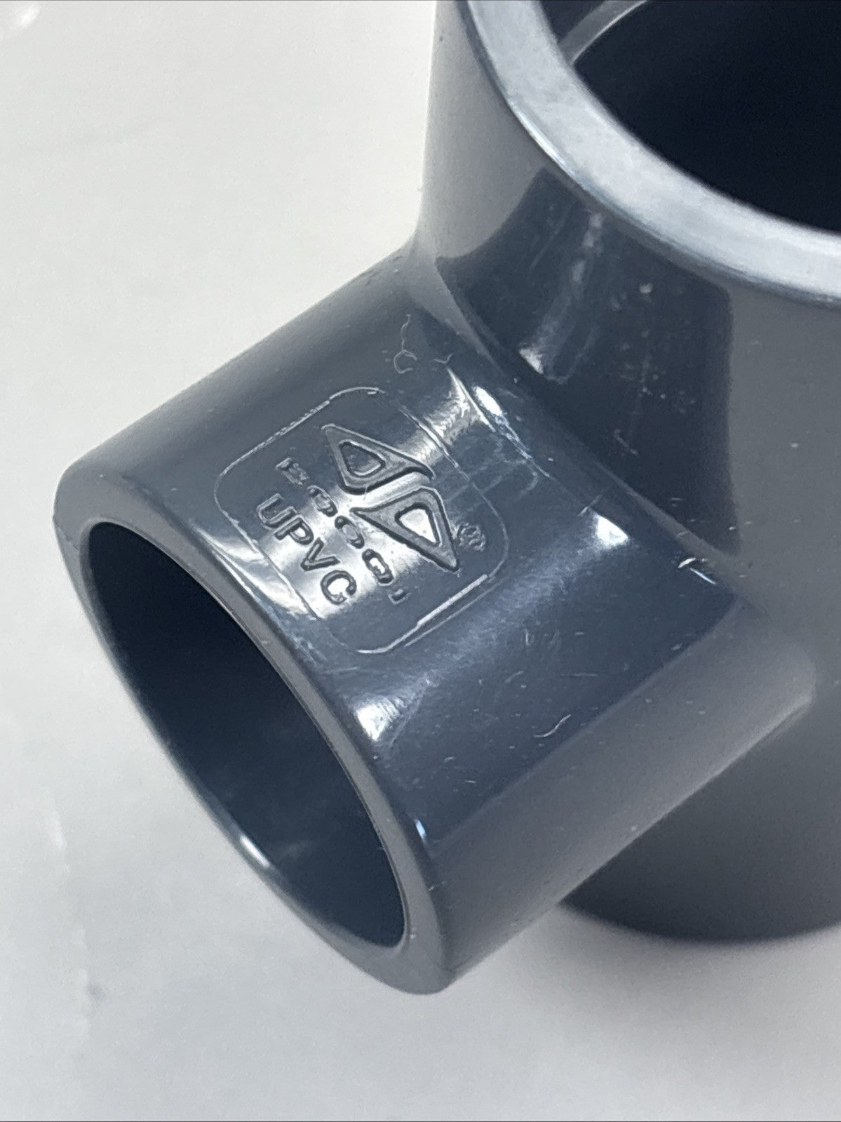 Box of 29 Era Pipe 1" x 3/4 PN 16 UPVC Reducing Tee Gray Slip 32mm x 25mm