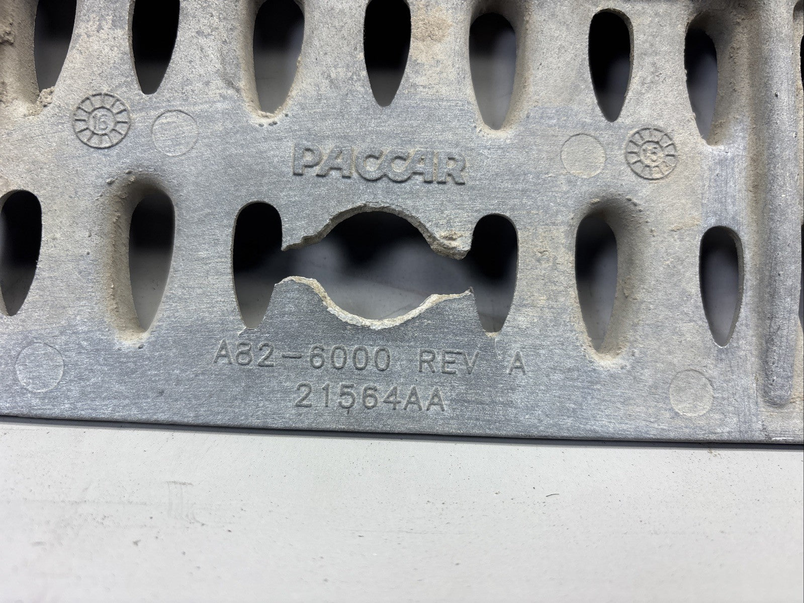 Genuine Paccar A82-6000 Cab Access Fairing Step Assembly DAMAGE