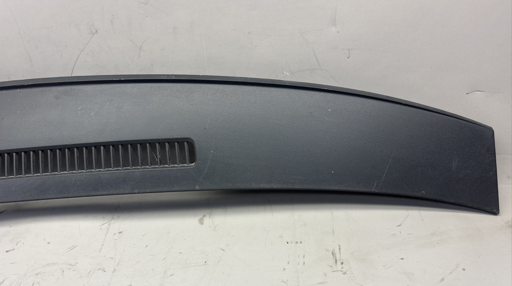 FREIGHTLINER CASCADIA RIGHT DASH BOARD VENT PANEL TRIM COWEL 22-73791-010
