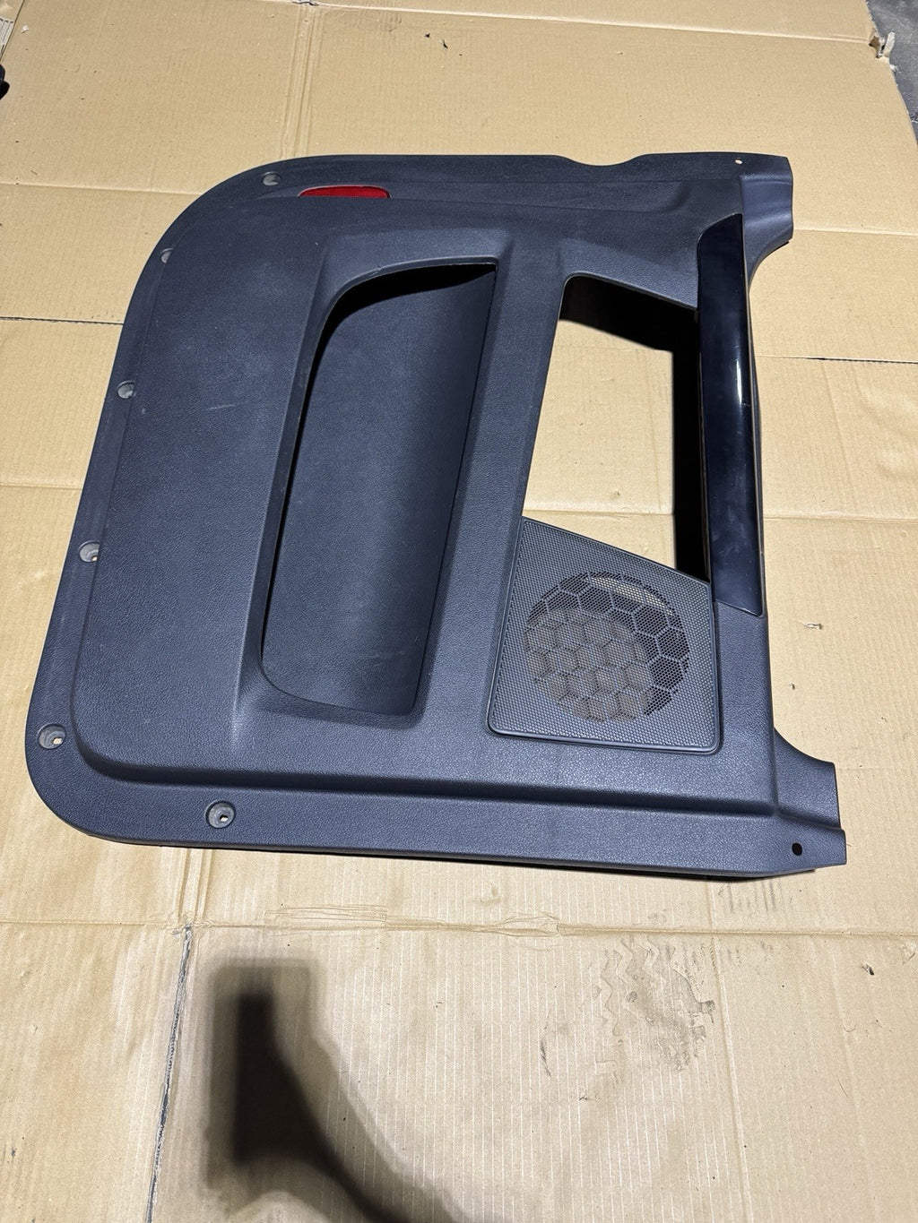 A18-71390-010 FREIGHTLINER CASCADIA DOOR INTERIOR PANEL 3832505