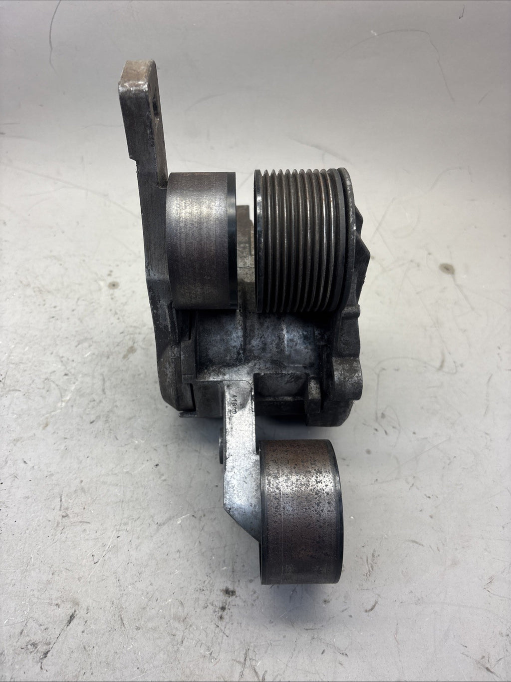 2018-2024 FREIGHTLINER CASCADIA FAN ACCESSORY BELT TENSIONER A4722001370 OEM