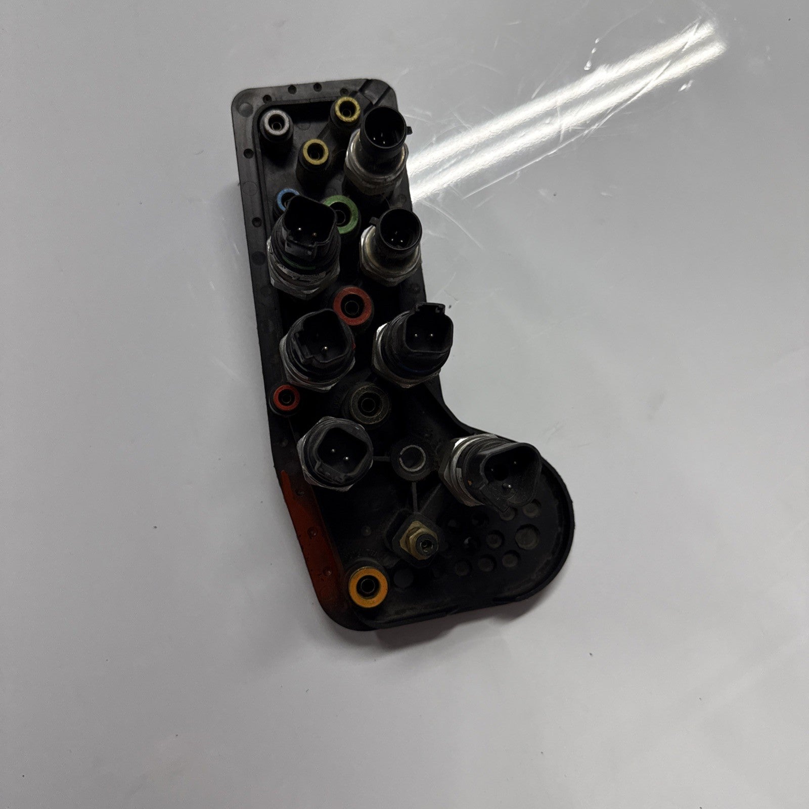 Freightliner Bulkhead Air Mainfold With Switches 12-26964-001 From 2018 Cascadia