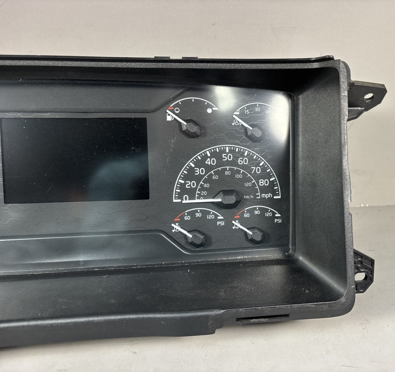 2018-2027 Volvo VNL Speedometer Instrument Cluster - Used | P/N 23053047 - P03