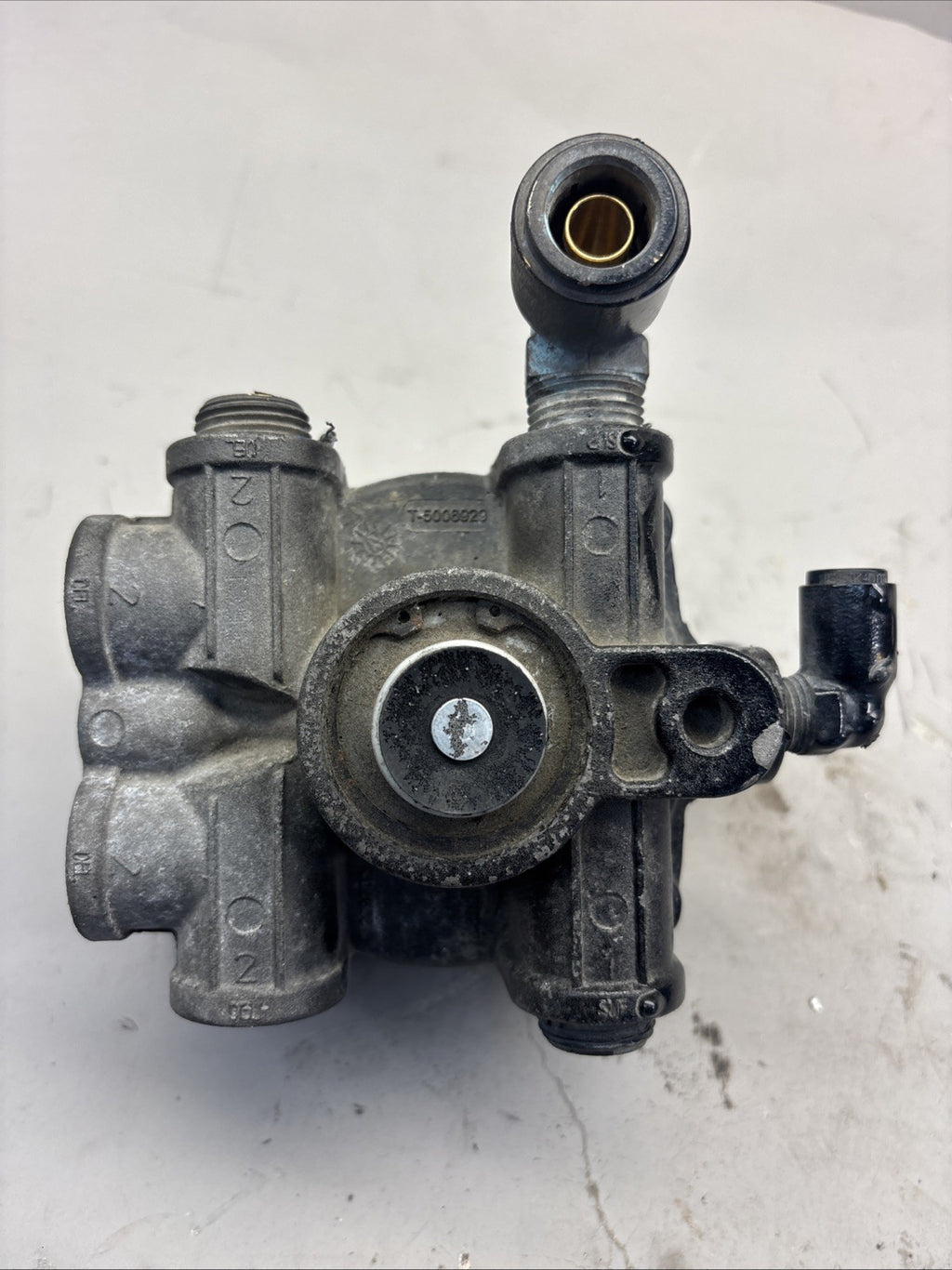 Bendix K071866 BRAKE RELAY AIR VALVE