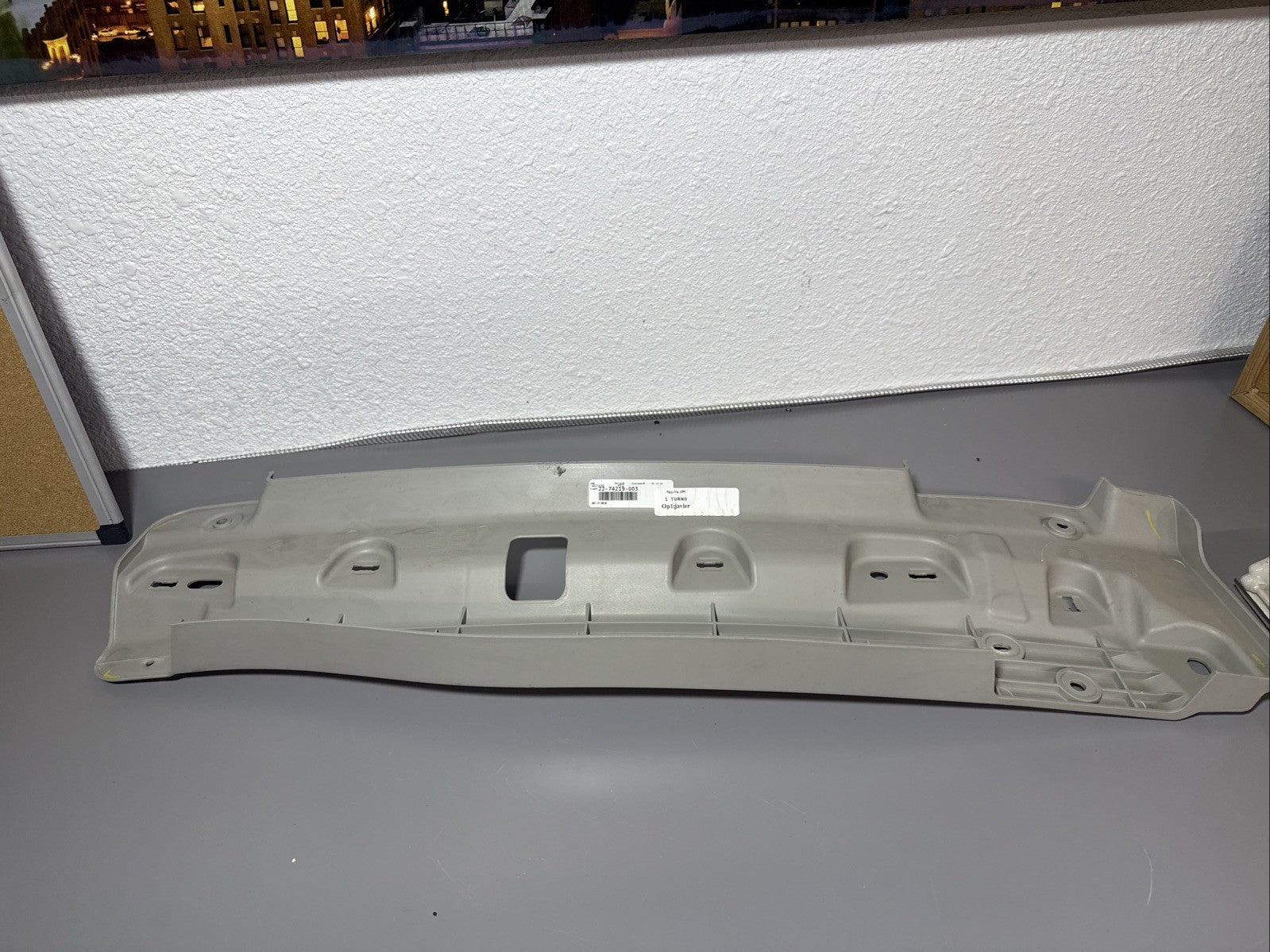 2018-2025 FREIGHTLINER CASCADIA RIGHT CAB ROOF DOME LIGHT BRACKET 22-74219-003
