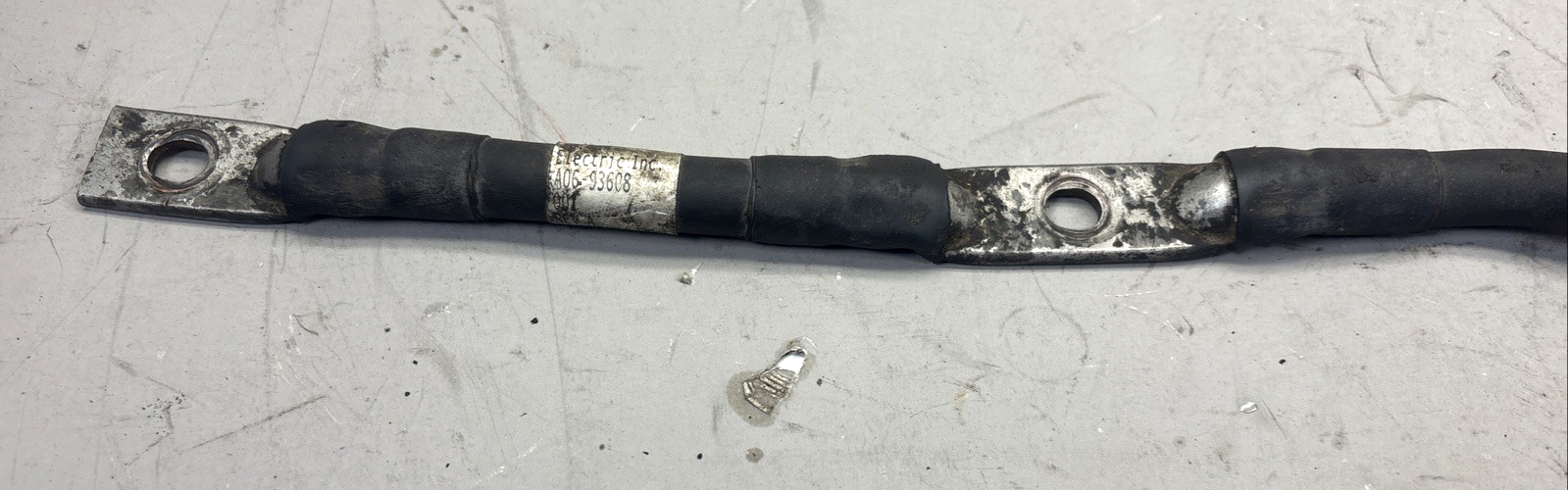 2018-2024 FREIGHTLINER CASCADIA 126 BATTERY NEGATIVE JUMPER A06-93608-001 OEM