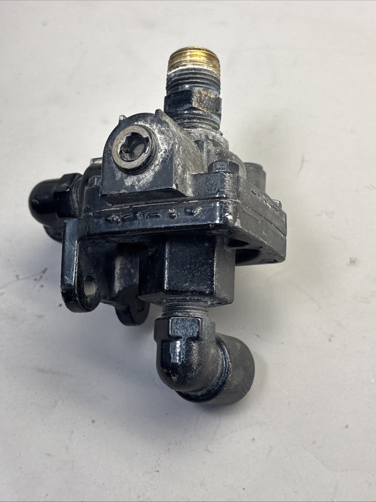Bendix 183700 QR13P Air Brake quick release valve K190430N07