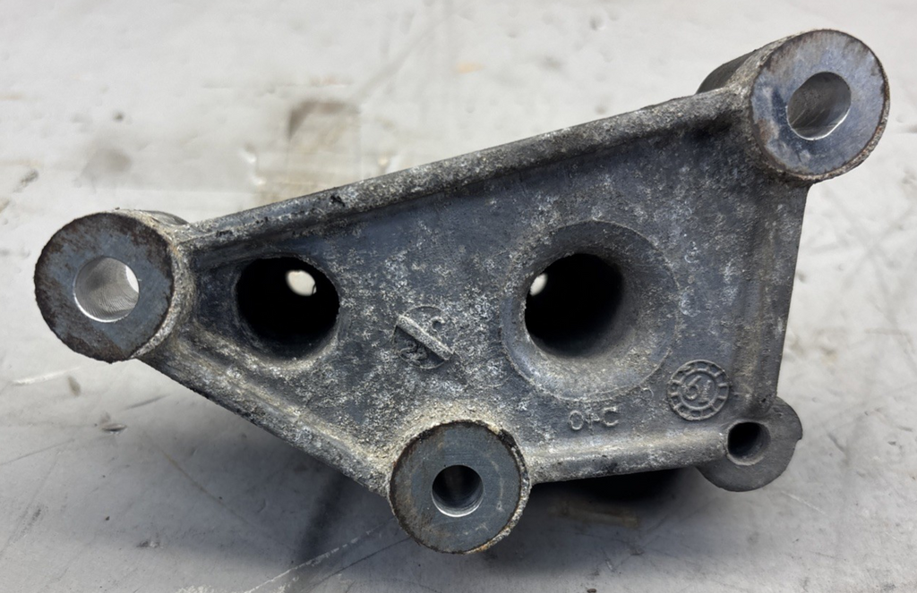 2019 Paccar MX13 Diesel engine Air Inlet System Bracket 1885765 OEM