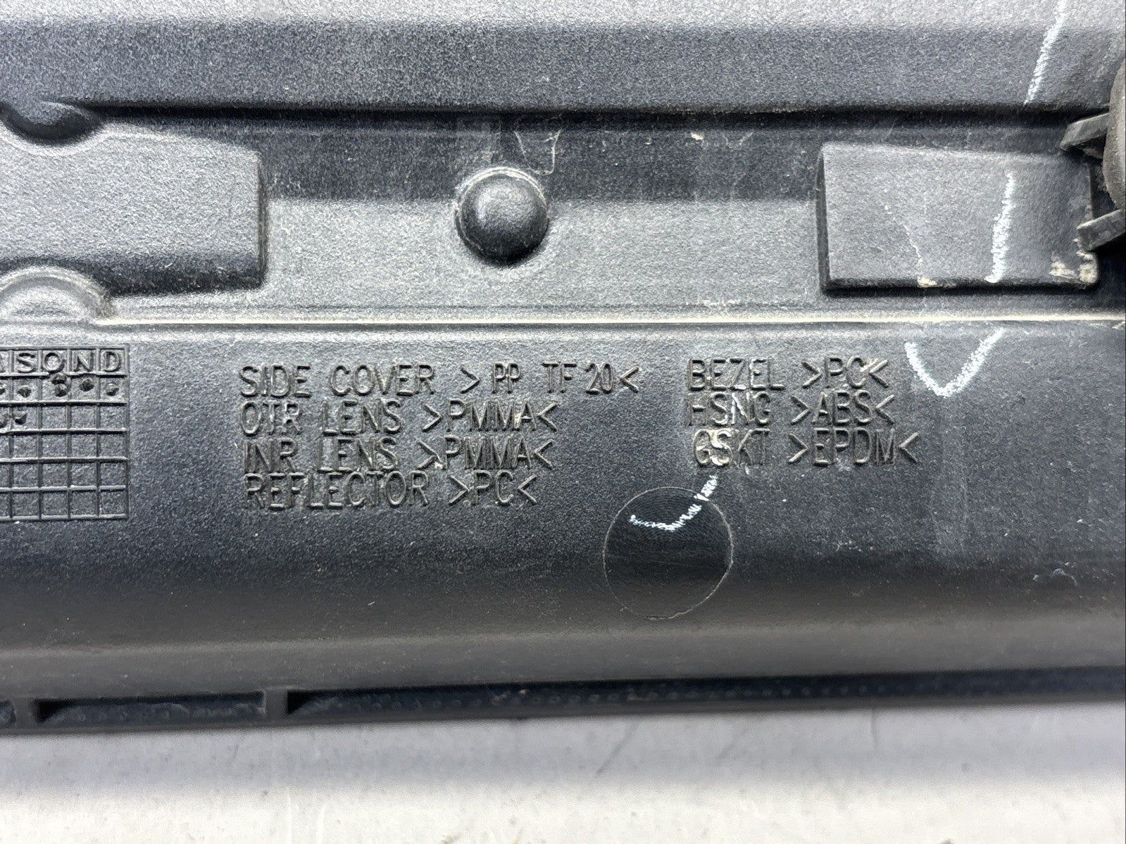 2013-2016 DODGE DART CENTER TRUNK DECKLID LED TAIL LIGHT LAMP 68164500AD OEM
