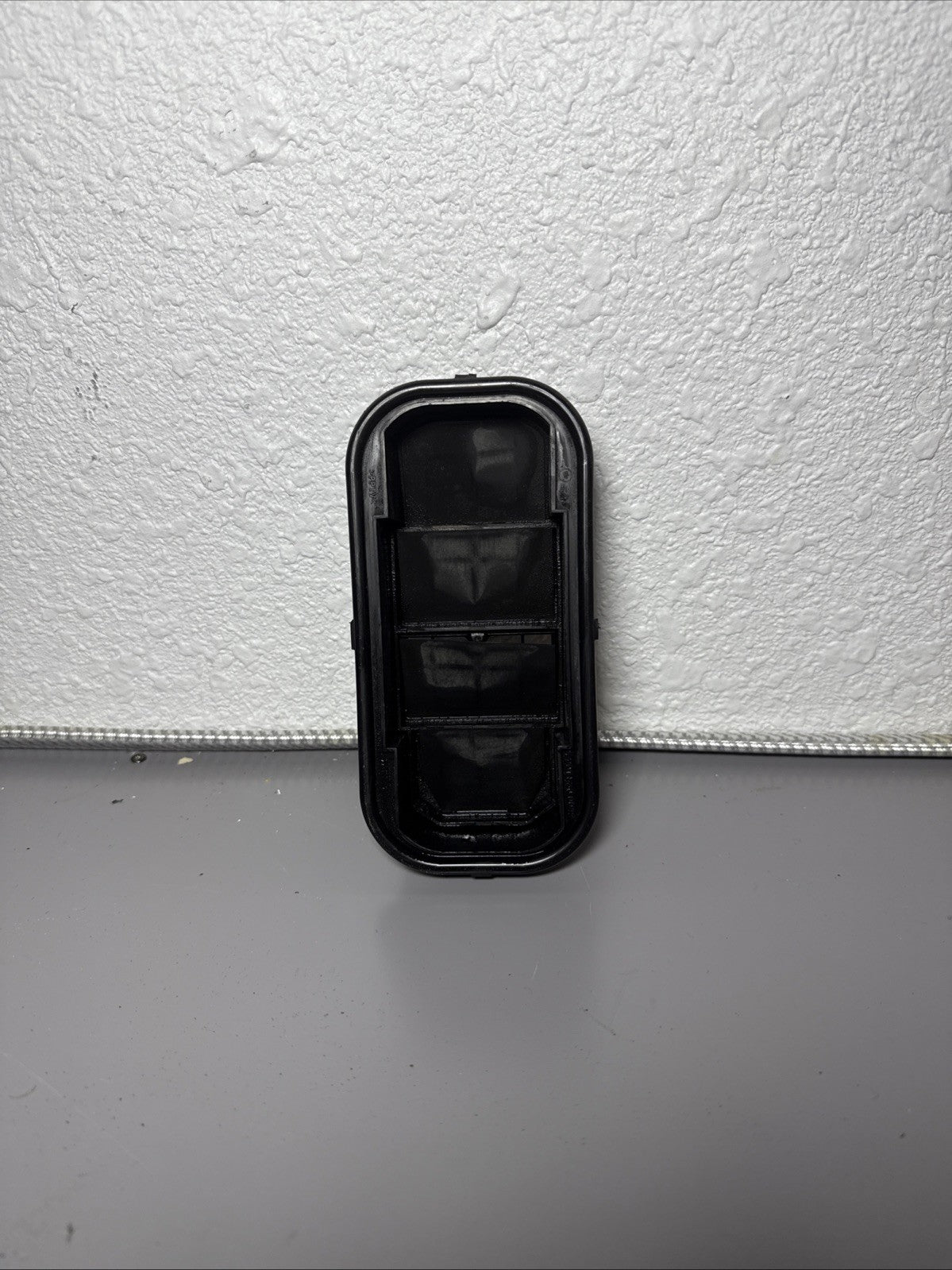 Freightliner Cascadia Cab  Rear Air Outlet Flap A9018300042