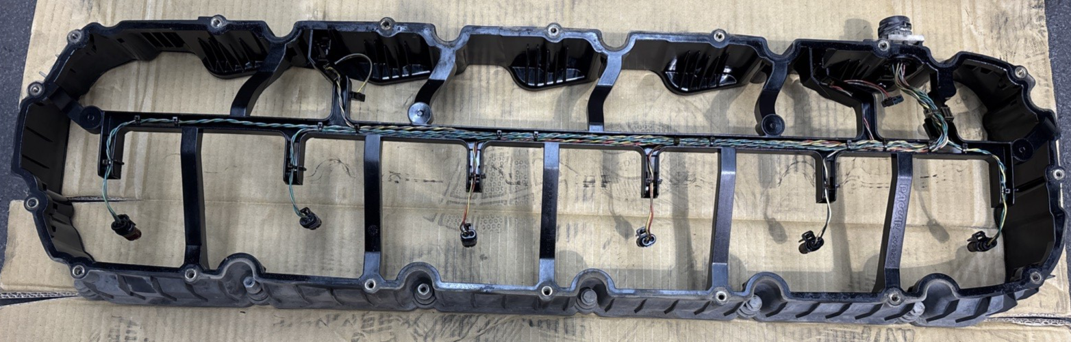 KENWORTH T680 Paccar MX13 Engine Rocker Housing | P/N 2033255