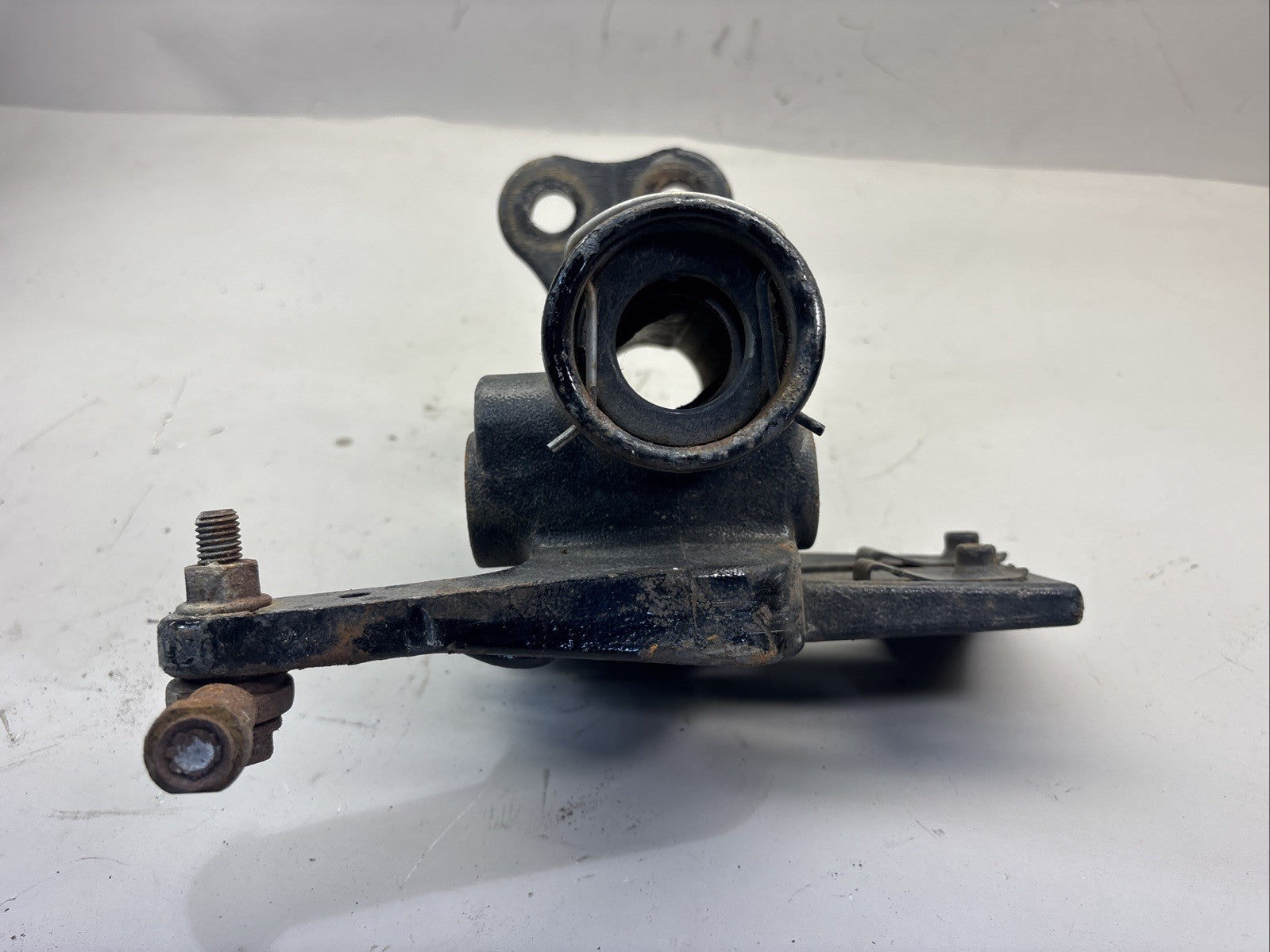 FREIGHTLINER - Tow Housing Brkt, LH A15-27959-000